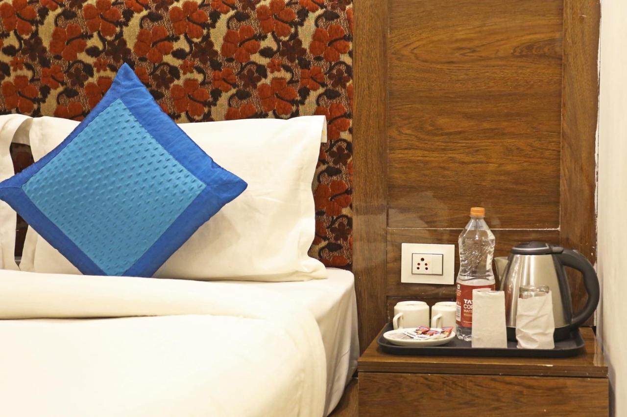 Hotel Emblem Suites- Near Delhi Airport New Delhi Ngoại thất bức ảnh