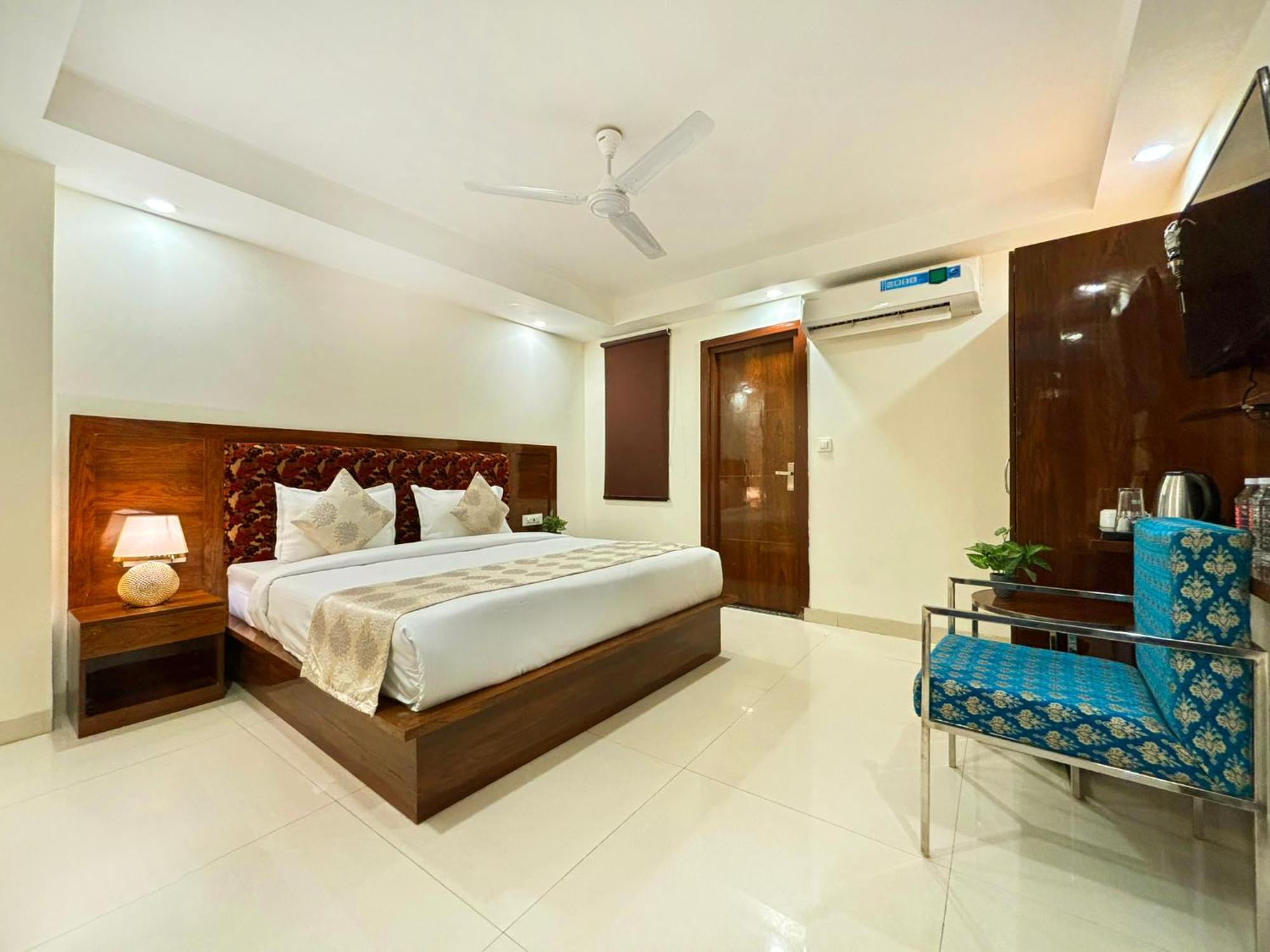 Hotel Emblem Suites- Near Delhi Airport New Delhi Ngoại thất bức ảnh