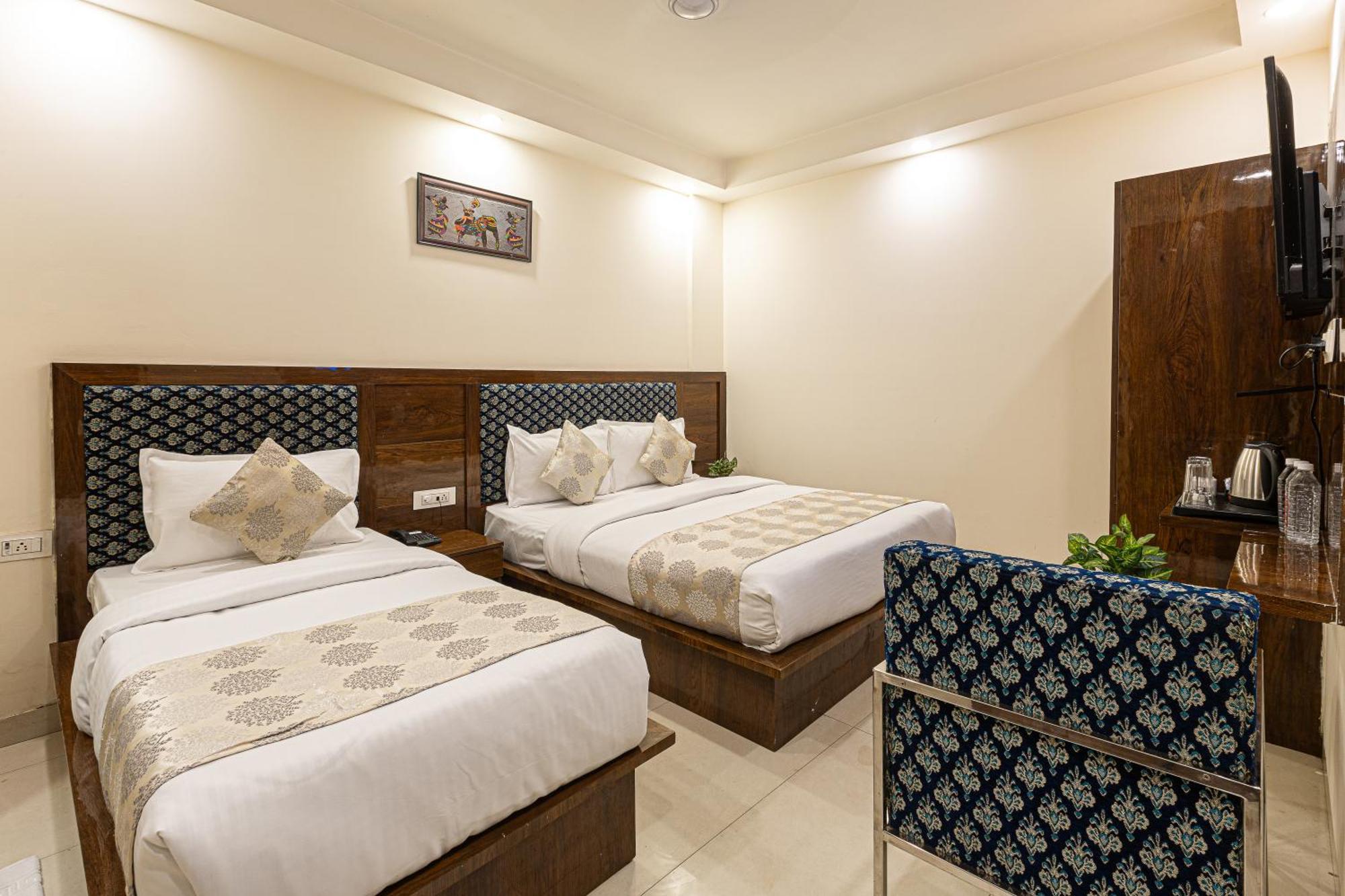 Hotel Emblem Suites- Near Delhi Airport New Delhi Ngoại thất bức ảnh
