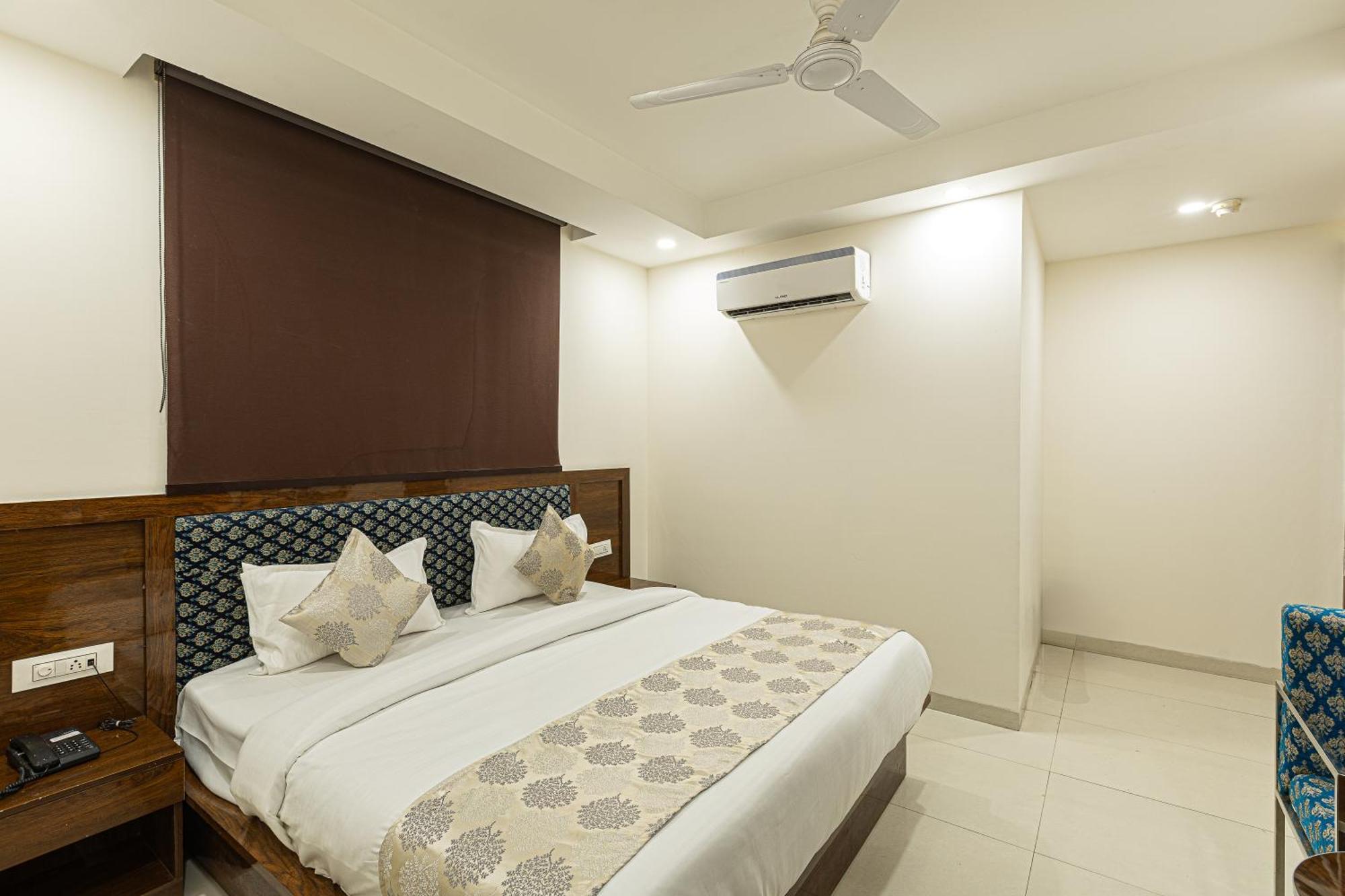 Hotel Emblem Suites- Near Delhi Airport New Delhi Ngoại thất bức ảnh